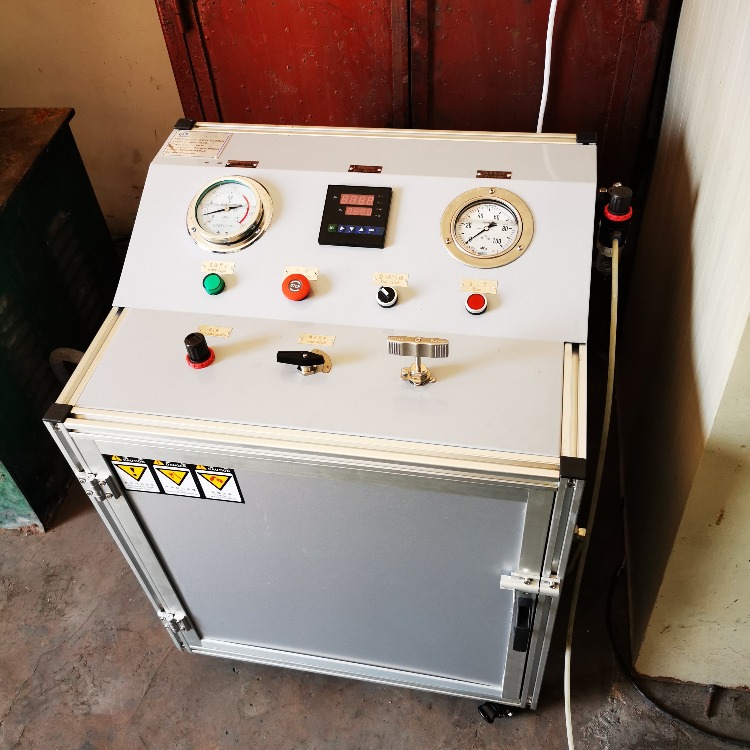 不銹鋼材質小型水壓試驗機